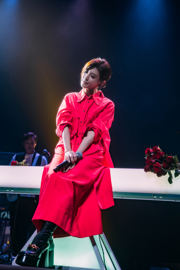 2苏慧伦献上多首经典歌曲惹全场大合唱回忆杀