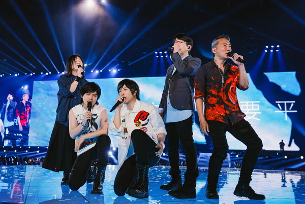 3歌迷依依不舍二度安可,五月天加码演唱
